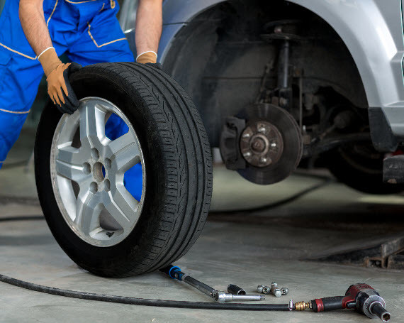 tire change Downtown Toronto